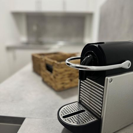 Flary Apartment Бари Екстериор снимка