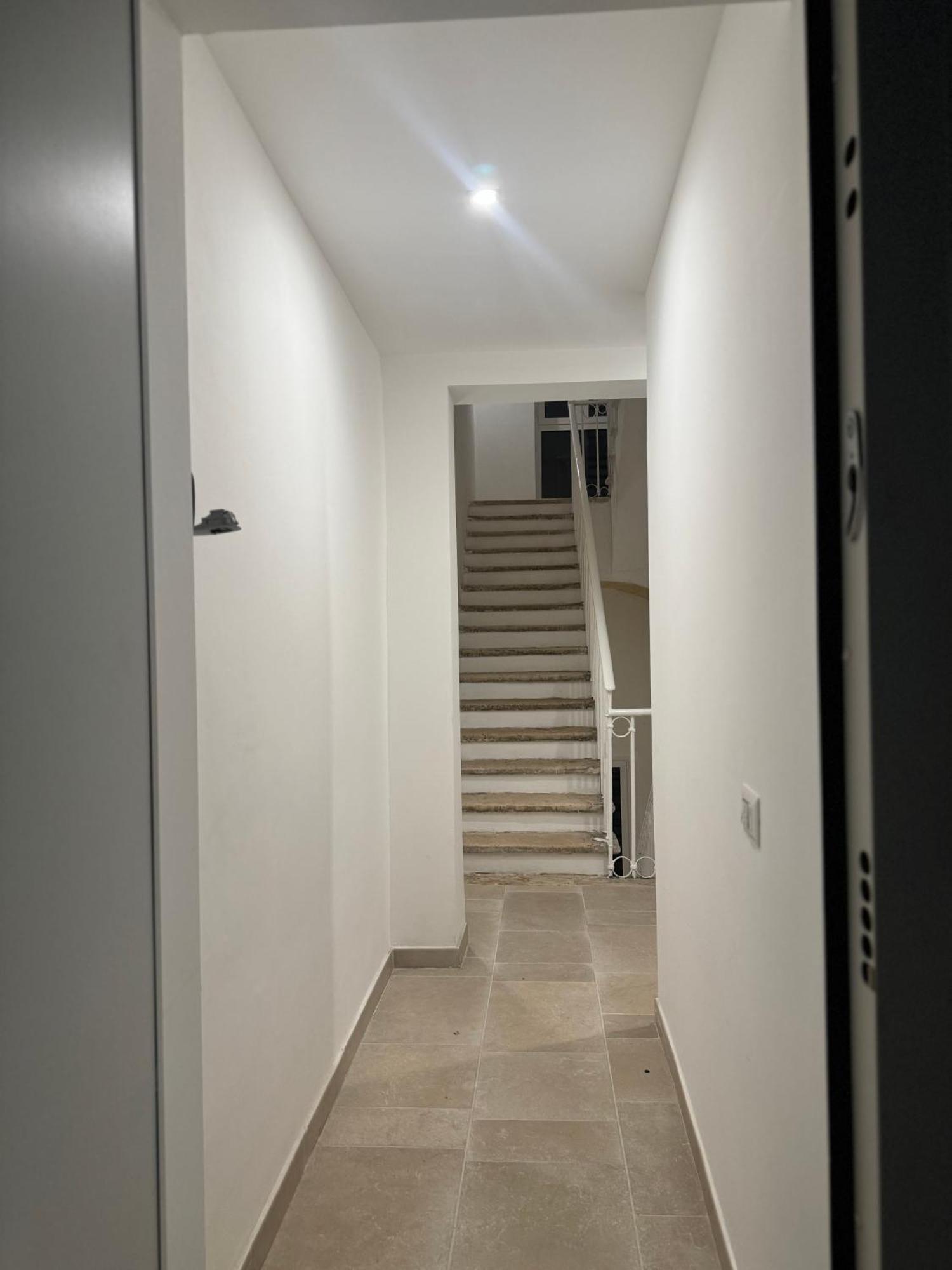 Flary Apartment Бари Екстериор снимка
