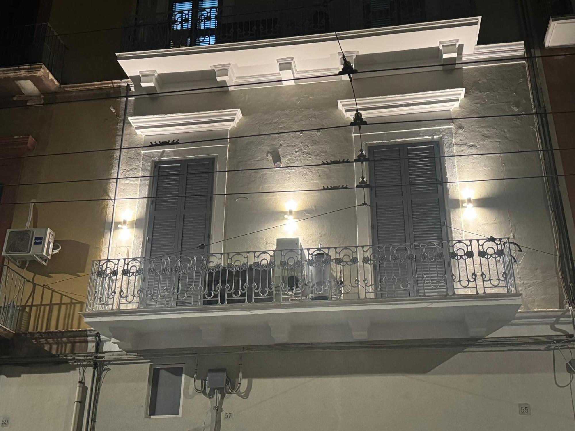 Flary Apartment Бари Екстериор снимка
